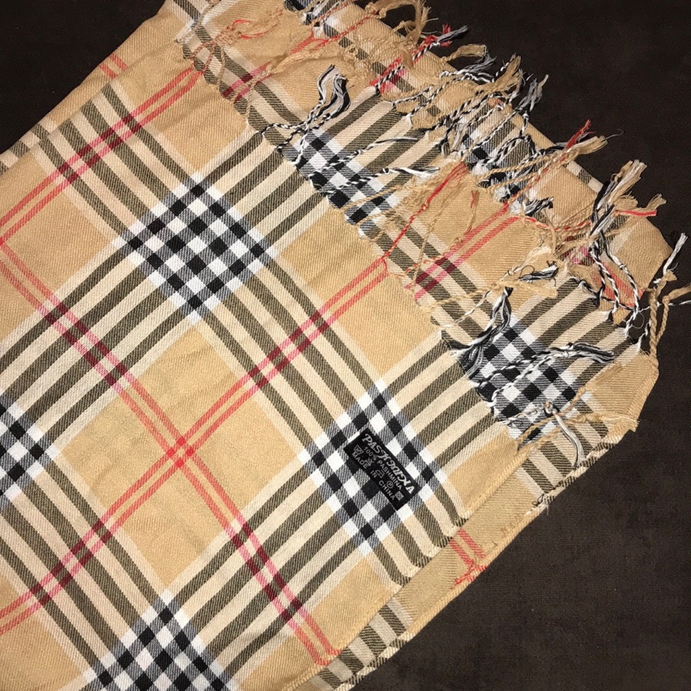 Pashmina Burberry scarf